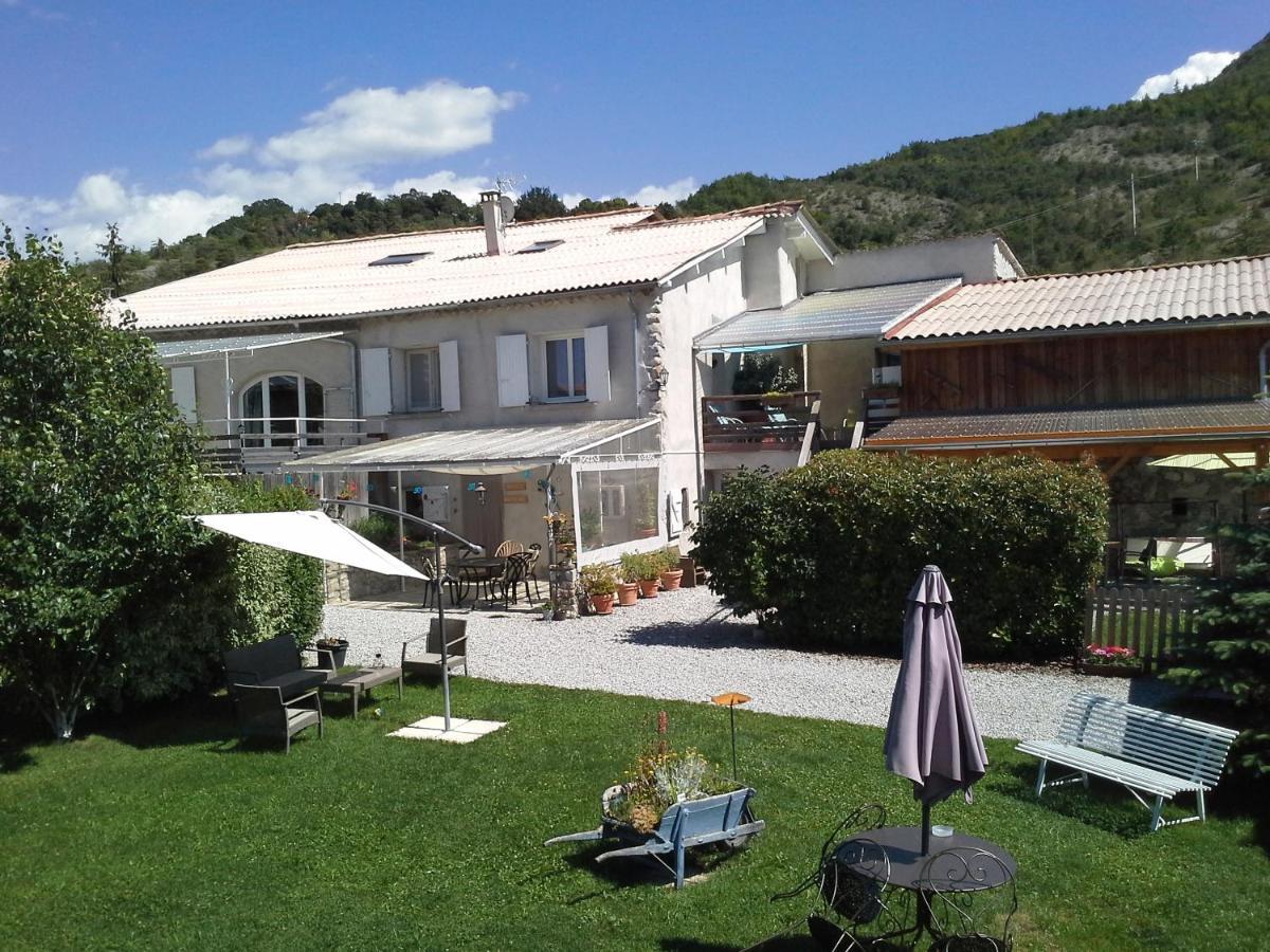 Chambres D'Hotes La Dorgisane Venterol  Exterior photo